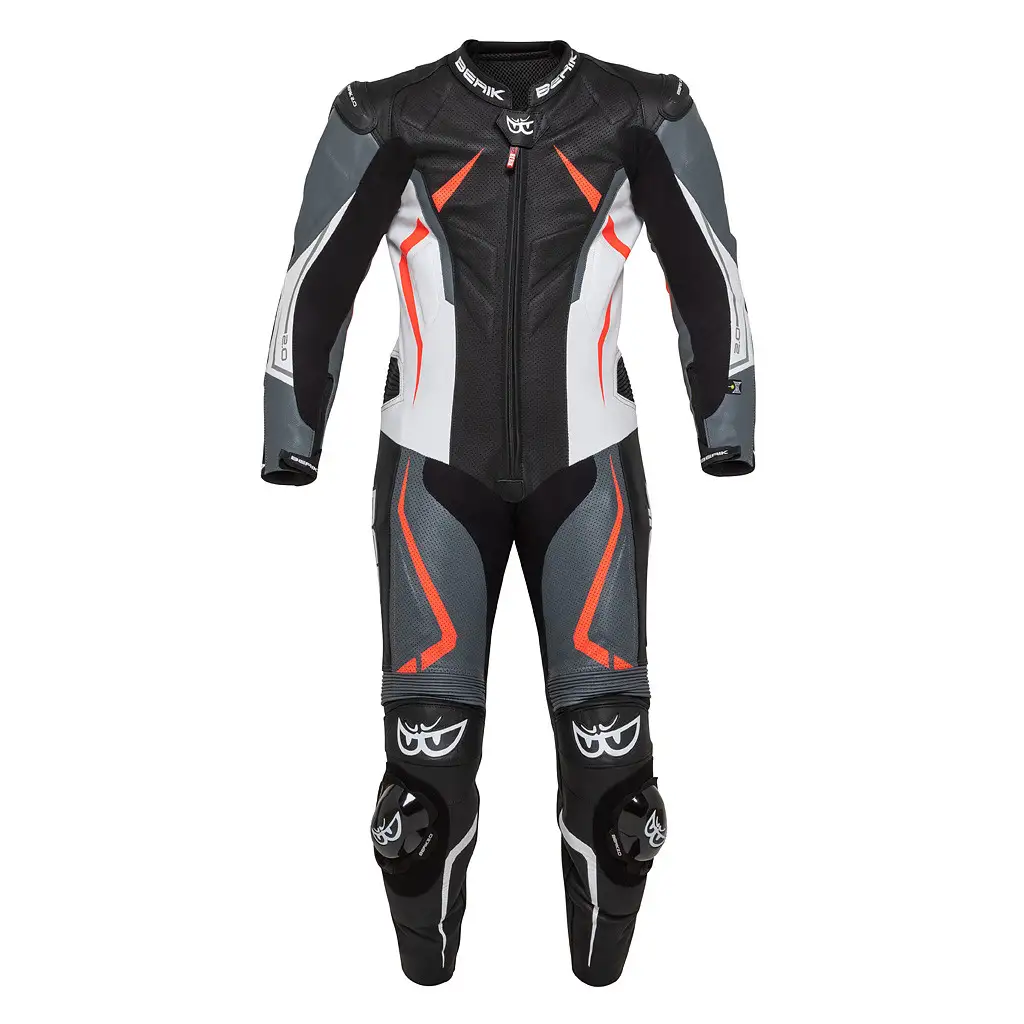 Tuta Pelle Racing Intera Berik RUSH X Con Protezioni Spalle In Alluminio Nero Grigio Bianco 1 Tuta Pelle Racing Intera Berik RUSH X Con Protezioni Spalle In Alluminio Nero Grigio Bianco